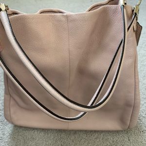 Soft Pink Pebbled Leather Coach Bag In EUC🌸